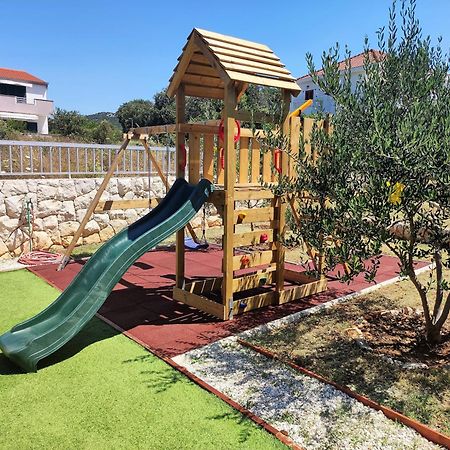 Holiday House Nena With Pool Vinišće Εξωτερικό φωτογραφία