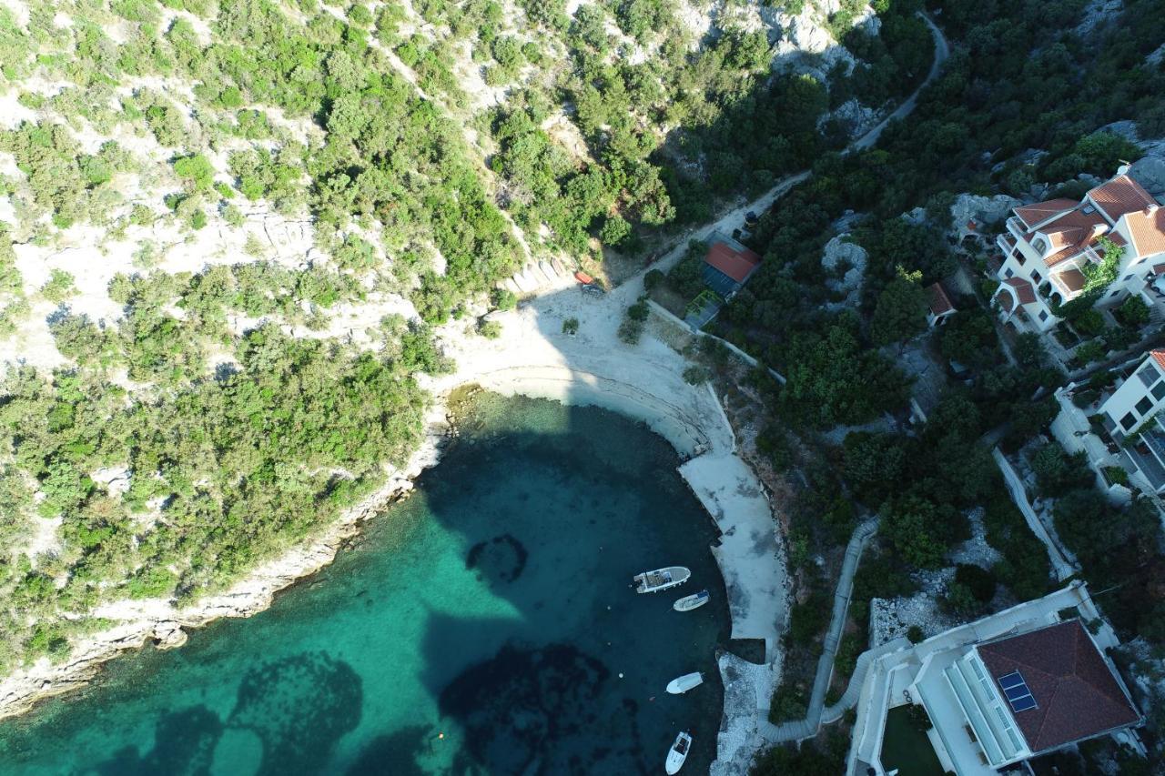 Holiday House Nena With Pool Vinišće Εξωτερικό φωτογραφία