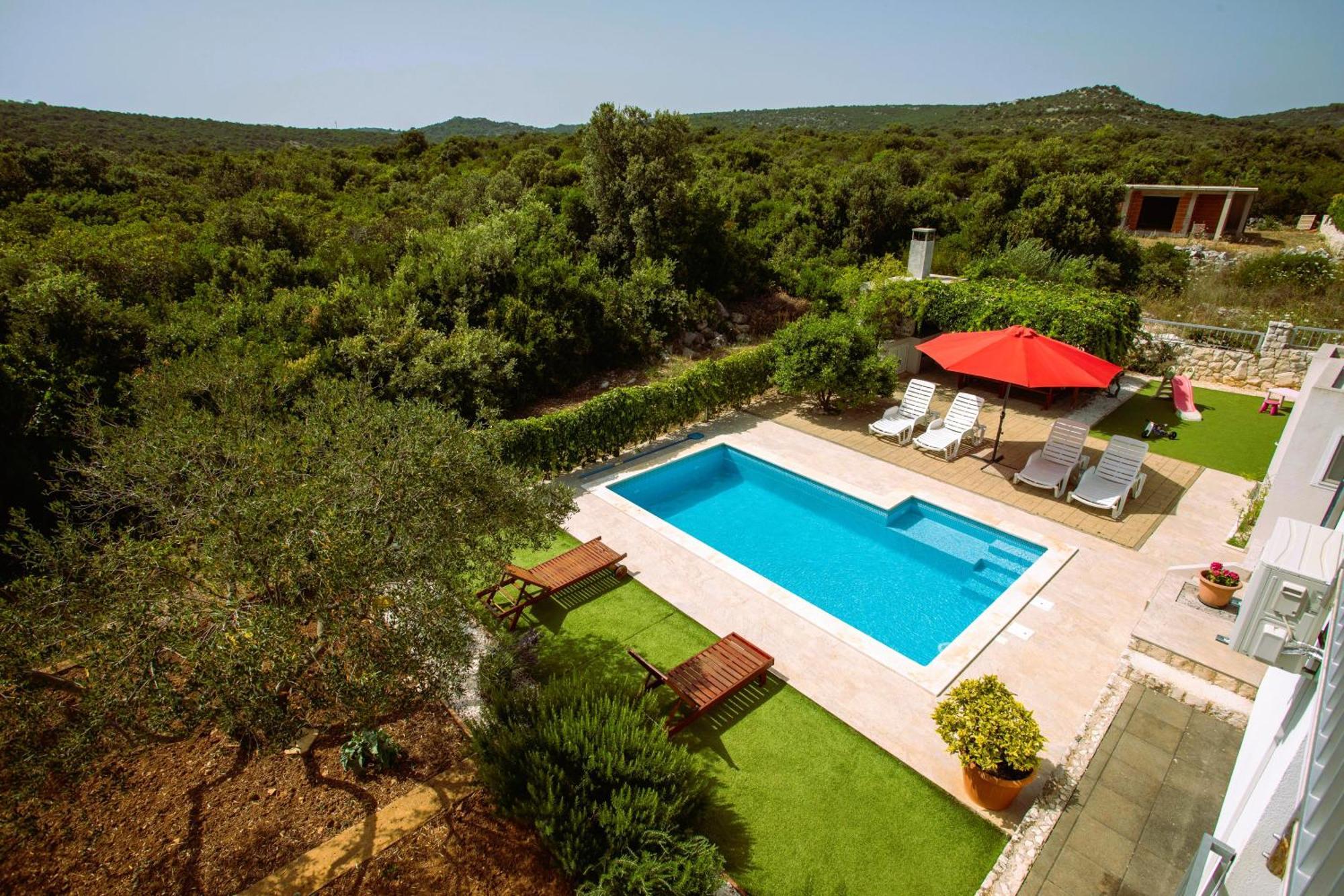 Holiday House Nena With Pool Vinišće Εξωτερικό φωτογραφία
