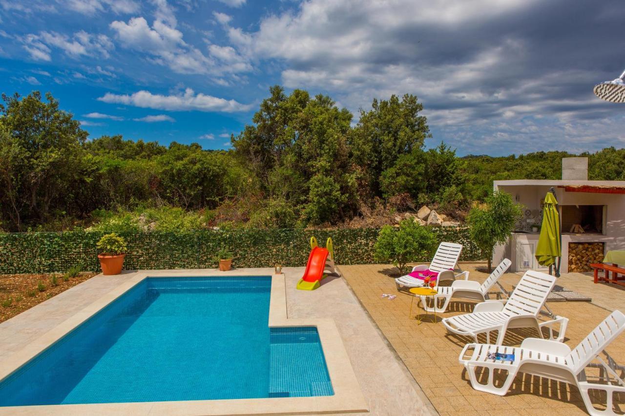 Holiday House Nena With Pool Vinišće Εξωτερικό φωτογραφία