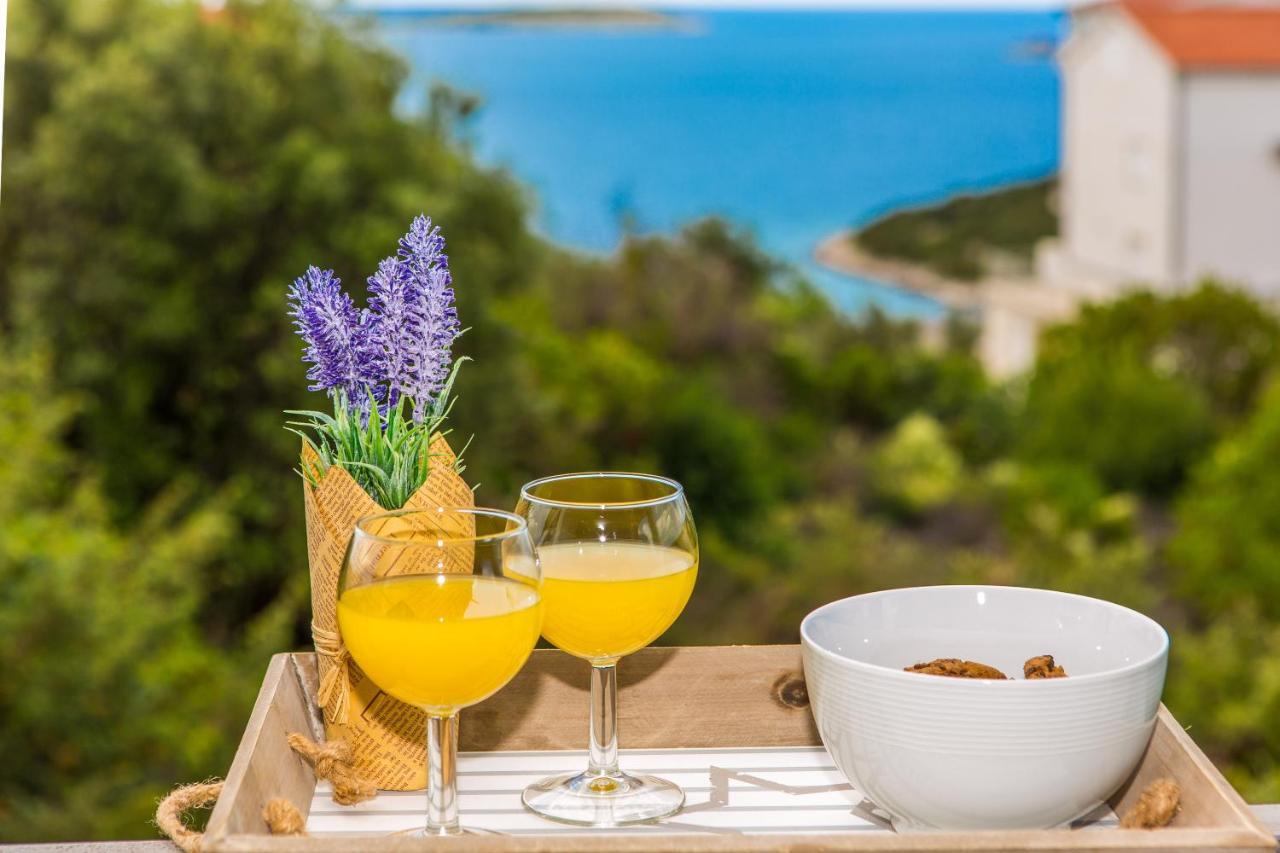 Holiday House Nena With Pool Vinišće Εξωτερικό φωτογραφία